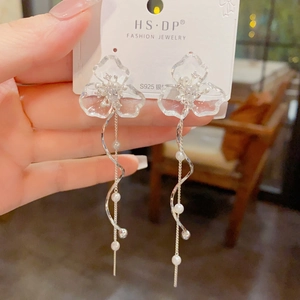 Pendientes de lujo con flecos largos y pétalos de resina transparente con agujas de plata S925