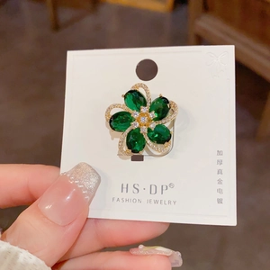 Luxury green petal brooch featuring cubic zirconia inlay and gold plating finish