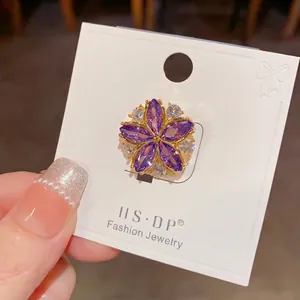 Luxuriöse 14K Vergoldete Kupfer Blumenbrosche Mit Funkelndem Zirkonia Elegante Florale Anstecknadel Für Damen Modeschmuck