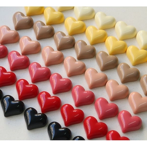 Gekleurde hartvormige hars kralen voor DIY haaraccessoires en creatieve hobby's