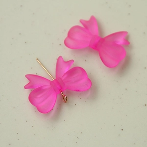Matte rosa Acryl Schmetterlingsbogen DIY Schmuckteile mit goldenen Metallanschlüssen