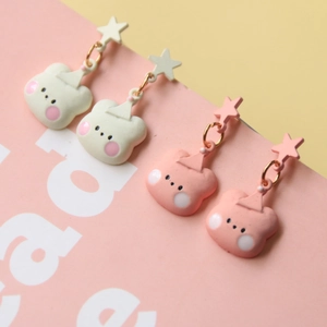 Orecchini a orsetto in stile giapponese rosa e beige con piccole stelle per ragazze