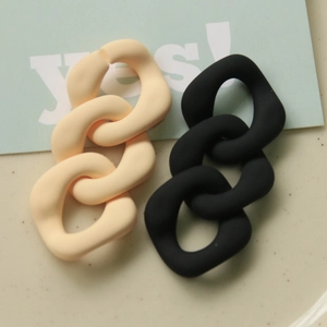 Matte Acryl-Kettenglieder in Schwarz und Beige für DIY-Schmuckherstellung im Set
