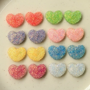 Set di ciondoli a cuore in resina glitterata per gioielli fai da te e decorazioni