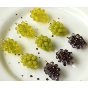 Ciondoli a uva 3D in resina verde e viola con anelli dorati per creazione gioielli fai-da-te