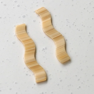 Barrettes à cheveux ondulées en acrylique avec texture marbrée beige et brun pour bijoux DIY