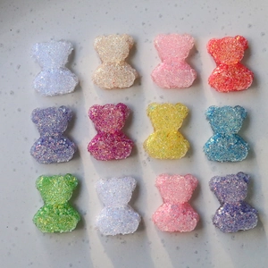 Set di 12 orsetti in resina glitterata con texture zucchero per creazioni di gioielli