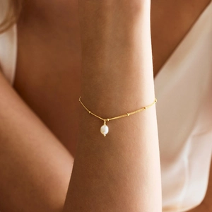18K gold plated stainless steel fine chain bracelet with freshwater pearl pendant