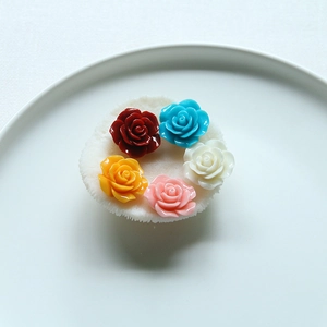 Three-dimensional 24mm resin rose flower charms in five colors for DIY jewelry crafts