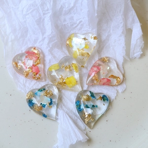 DIY heart resin pendants with gold foil and colorful dried flowers for jewelry making
