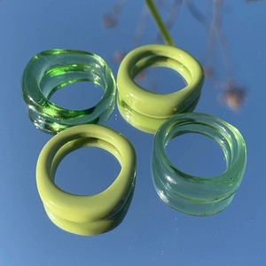 Anello in Resina Irregolare in Stile Coreano Donna Minimalista Chunky Matcha Verde Smeraldo Tinta Unita Anello in Acrilico Gioielli