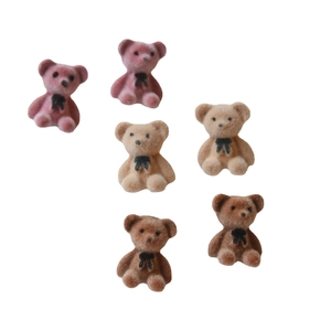 Mini ours mignons floqués avec nœuds noirs pour bijoux DIY et accessoires