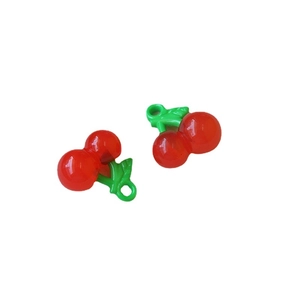 3D kersen bedeltjes van hars met groene bladeren voor DIY sieraden en telefoonhoesjes