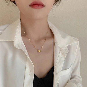 Elegant 3D gold heart pendant necklace with beaded titanium steel chain for women