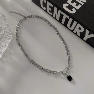 Collana a Catena a Giuntura in Acciaio al Titanio Vintage per Donna Pendente in Cristallo Artificiale Rettangolo Geometrico