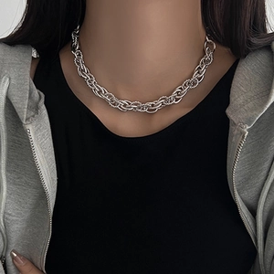 Industrial vintage silver braided chunky chain necklace for women in minimalist style