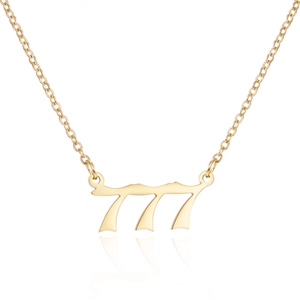 Collana con pendente numero 777 in acciaio inossidabile dorato con catena a maglia O