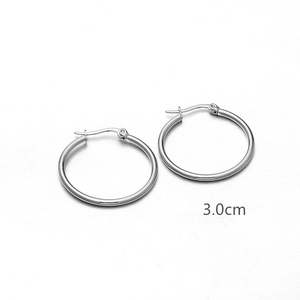 Classic silver titanium steel hoop earrings for women with 3.0cm diameter and latch closure