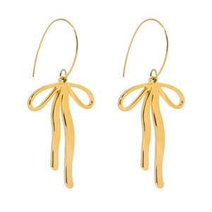 Boucles d'oreilles nœud en acier inoxydable plaqué or 18 carats avec crochet sur fond blanc