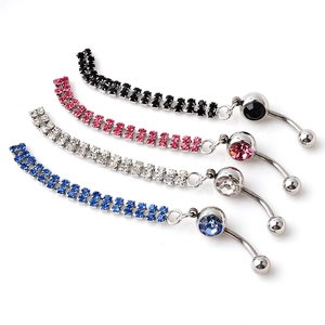 Set van vier navelpiercings van chirurgisch staal met fonkelende strass-kwastjes