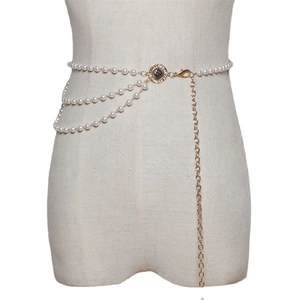 Chaîne de taille multicouche en perles vintage avec pièce soleil et métal doré femme