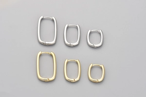 Dettagli dei cerchi rettangolari in oro e argento disponibili in tre diverse dimensioni