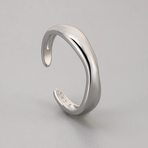 Minimalist S925 sterling silver open ring with irregular wave design and polished finish