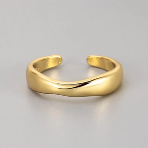 Minimalist S925 sterling silver wavy open ring with elegant polished gold finish