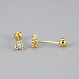 Detailed close-up of 925 silver gold clover stud earrings with screw-back closures