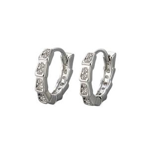 Orecchini a cerchio a forma di serpente in argento con zirconi e design geometrico