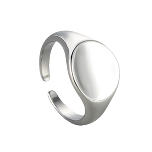 Anello chevalier tondo argento minimalista con fascia aperta regolabile da donna
