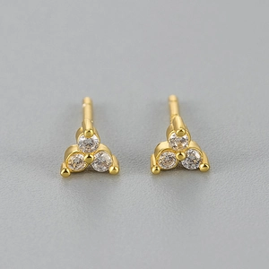 Minimalist geometric 18K gold stud earrings with three round cubic zirconia stones