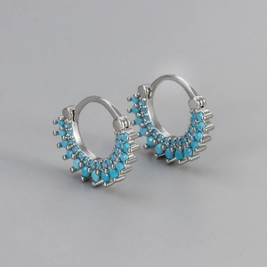 Boucles d'oreilles créoles en argent serties de turquoises de style bohème chic