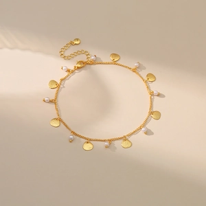 Tobillera bañada en oro de 18K con colgantes de concha y perlas blancas de cadena ajustable