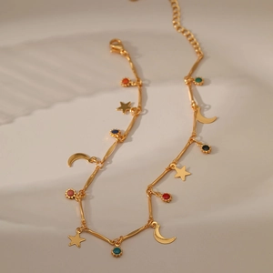 Retro 18K vergulde enkelband met kleurrijke ster- en maanhangers en emaille
