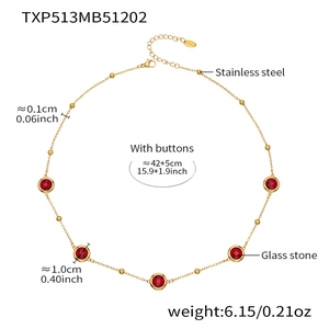 Spécifications détaillées du collier en acier inoxydable avec cinq pierres rouges