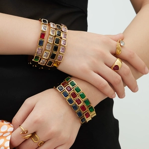 Lussuosi bracciali geometrici in acciaio inossidabile con cristalli colorati e anelli oro