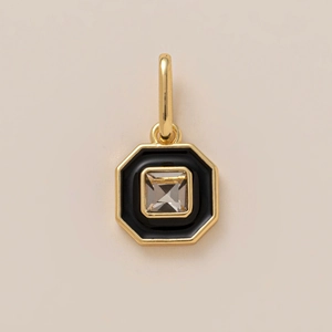 Colgante octagonal bañado en oro de 18K con gema cuadrada y detalles de esmalte negro