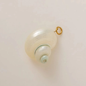 18K gold-plated stainless steel spiral shell pendant charm with pearlescent finish