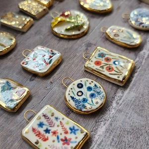 Floral ceramic charms with 18K gold-plated edges in round and square shapes for DIY jewelry