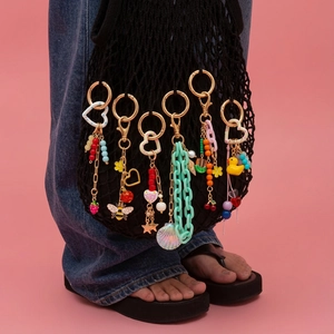 Y2K Colorful Keychain Bag Pendant Women Resin Beads Alloy Charms Heart Bee Shell Strawberry Fashion Bag Accessory Charm