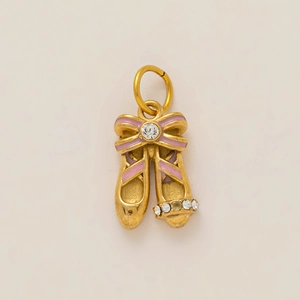 Pendentif ballerine doré 18K exquis avec émail rose et pierres de zircon scintillantes