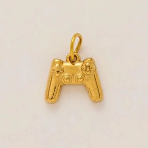 Détail du pendentif manette de jeu plaqué or 18K pour création de bijoux personnalisés