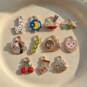 Ciondoli DIY placcati oro 14K con motivi di animali e frutta, zirconi e finitura smaltata