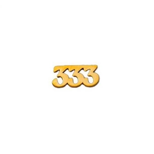 Gedetailleerd beeld van de 18k vergulde 333 cijferhanger met vintage hol ontwerp