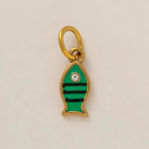 Ciondolo a forma di pesce in acciaio inossidabile placcato oro 18K con smalto verde