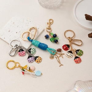 Pendentif de Sac Porte-clés en Alliage Plaqué Or 18K Argent DIY Émail Coccinelle Fruit Breloques pour Femme Décoration de Sac