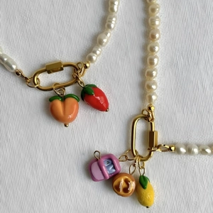 Collier de perles plaqué or 18K avec breloques créatives en forme de fruits et mousqueton