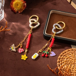 Porte-clés coloré plaqué or 18K avec breloque abeille et cerise pour décoration de sac DIY