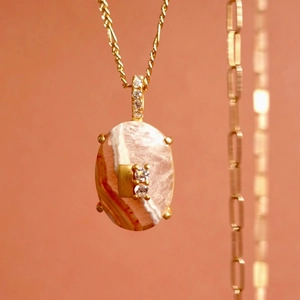Vintage ovale 18K vergulde hanger met natuursteen en accenten van zirkonia